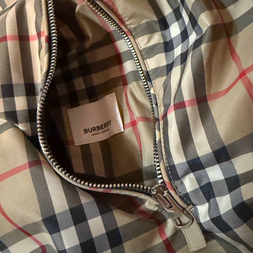 Burberry Reversible Winbreaker - Picture 3 of 9